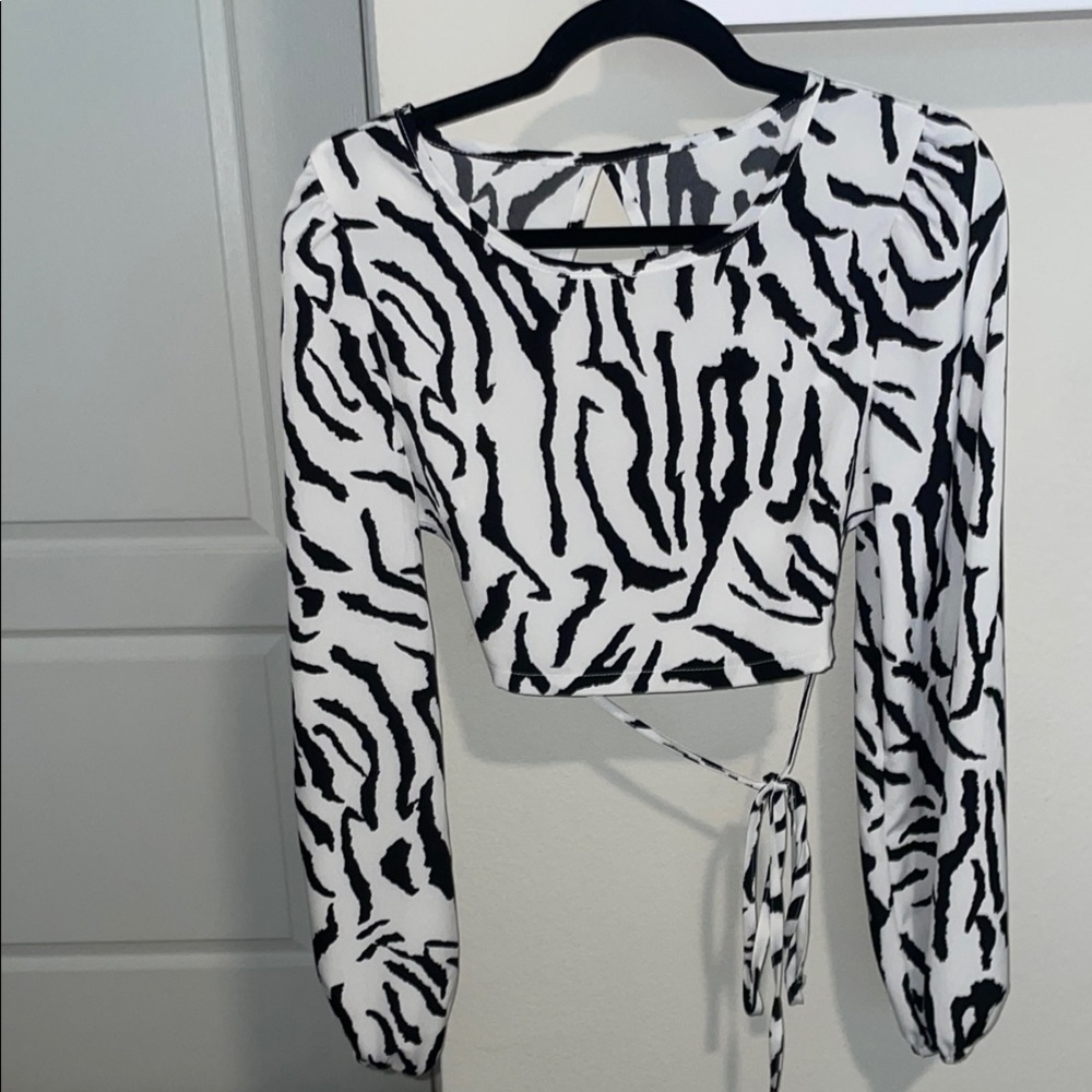 SHEIN Black and White Long Sleeve Tie Front Crop Blouse